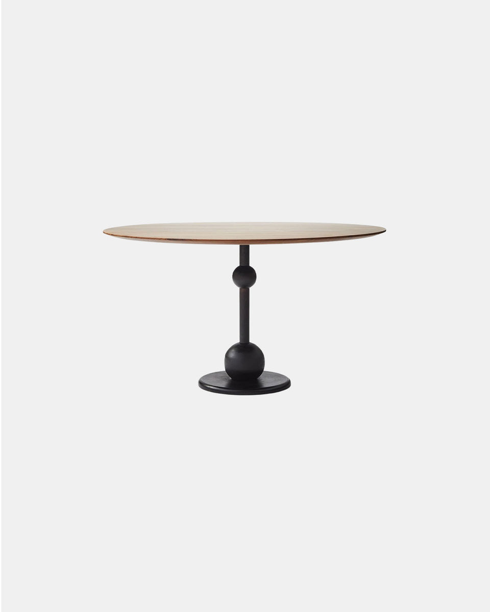 EIGHT DINING TABLE IN WOOD