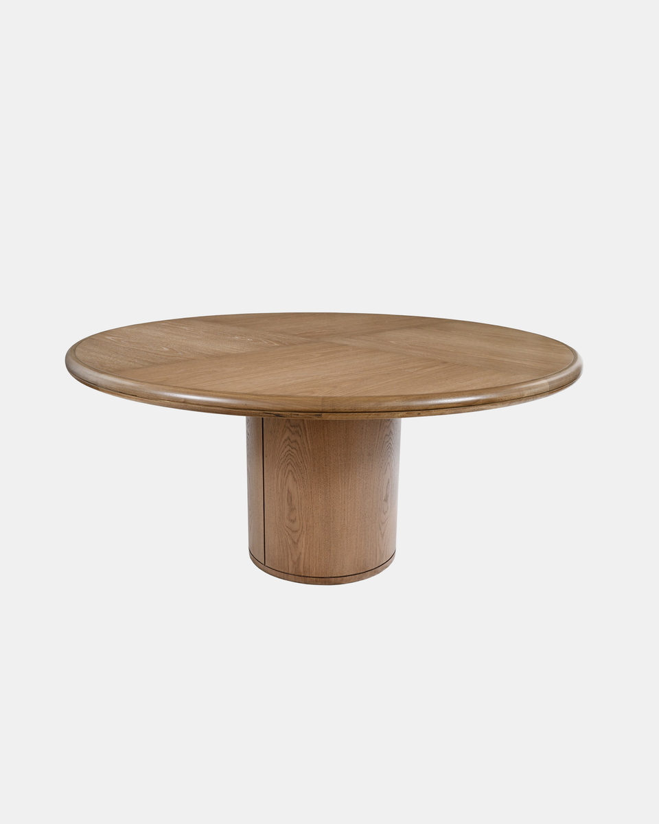 MOON OAK ROUND DINING TABLE