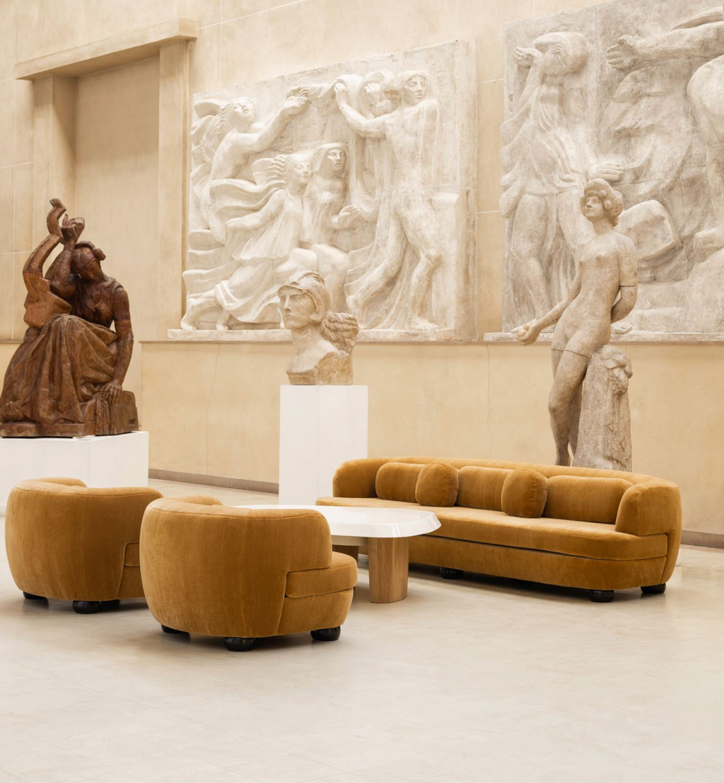 VENDOME SOFA – FREEMAN GALLERY