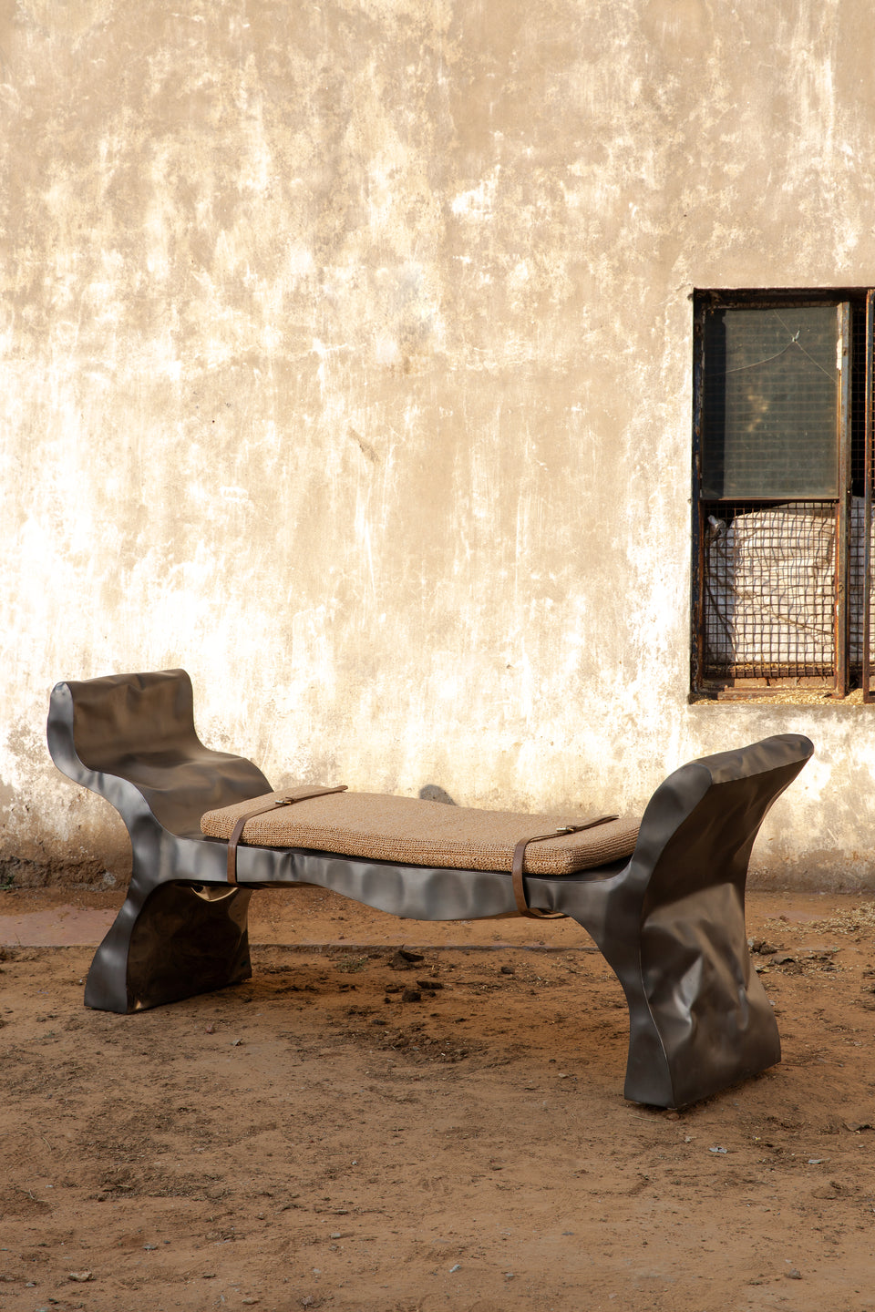 LEVITAR BENCH