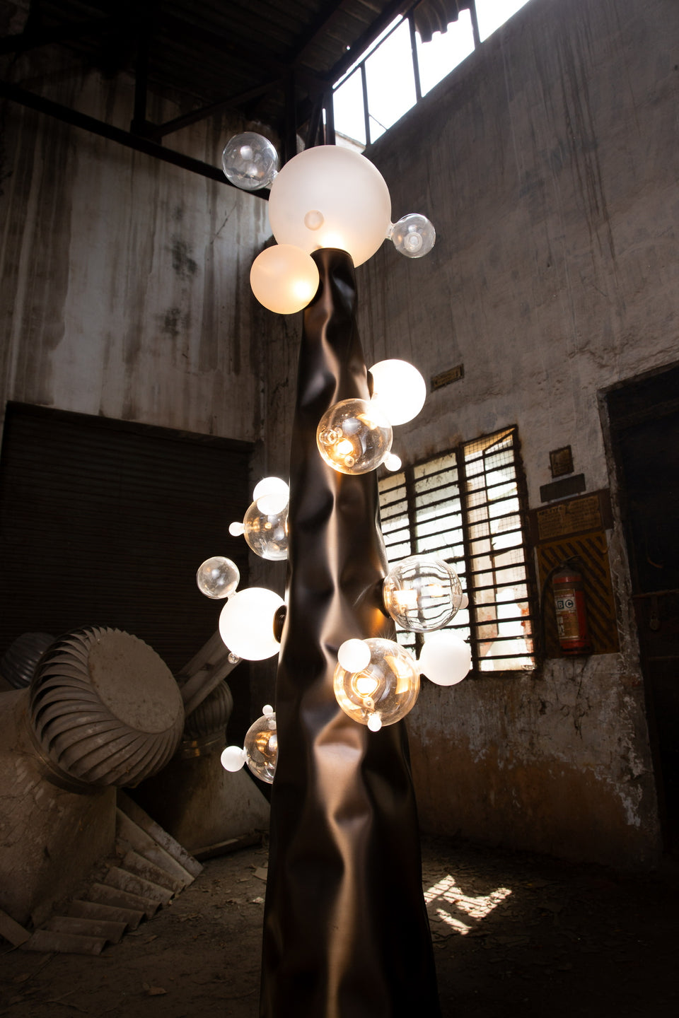 MOLECULE LAMP