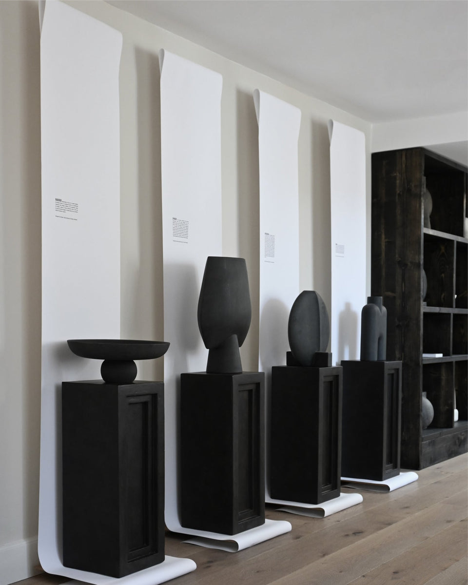 SPHERE BLACK VASE SQUARE HEXA