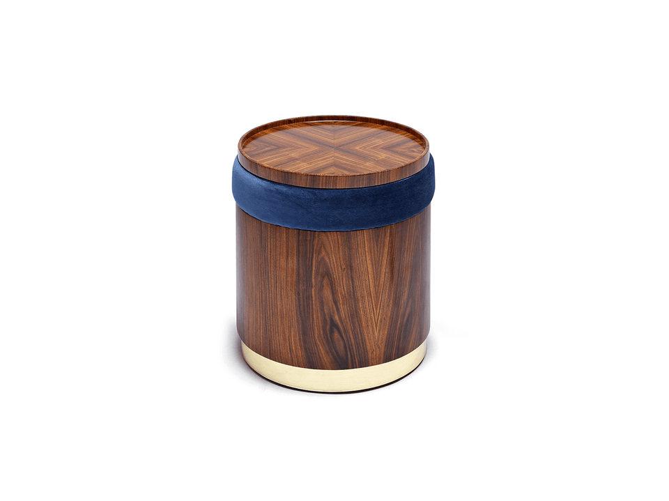 LUNE A STOOL