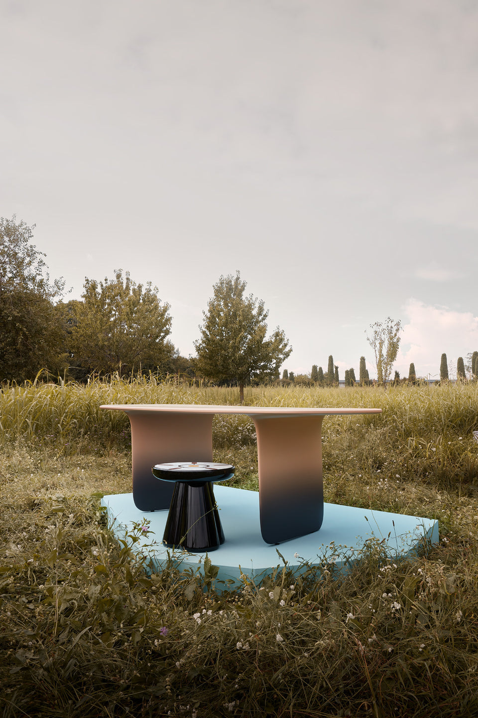 O DINING TABLE