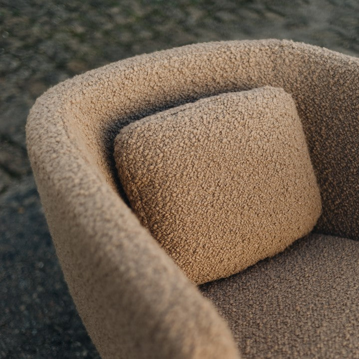 OSCAR ARMCHAIR