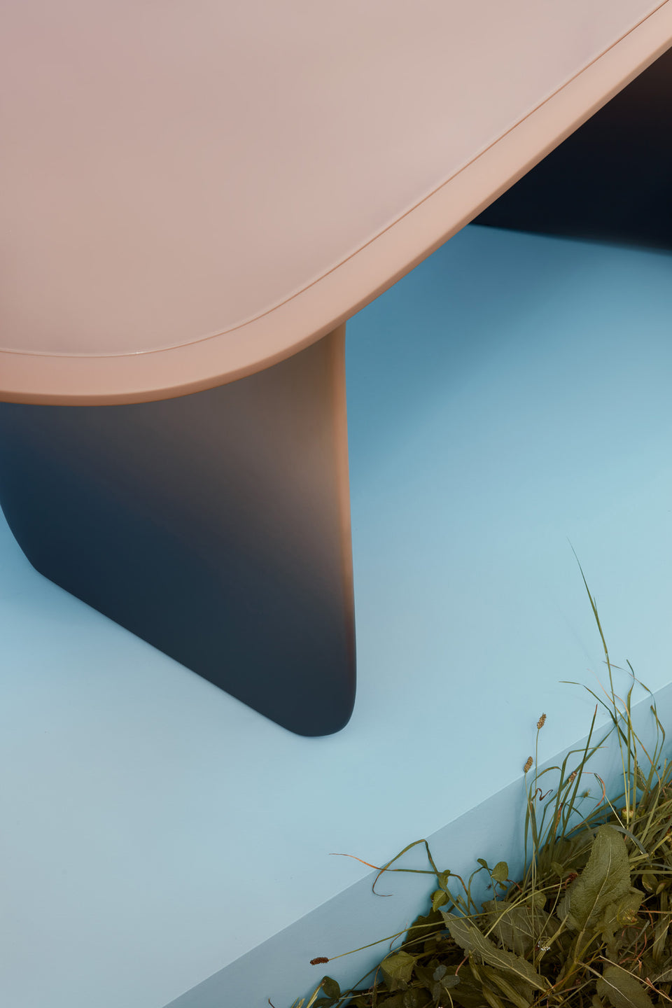 O DINING TABLE