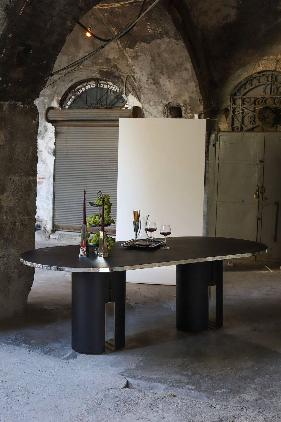 TABARNA DINING TABLE