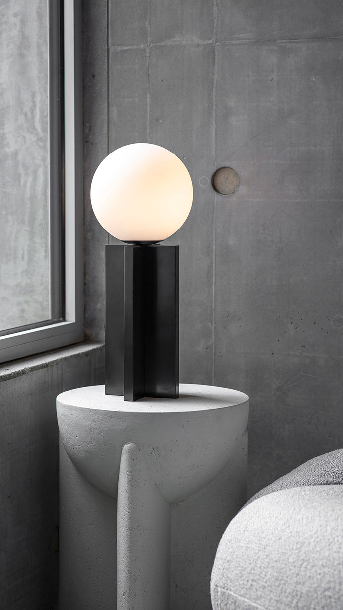 PLUS TABLE LAMP