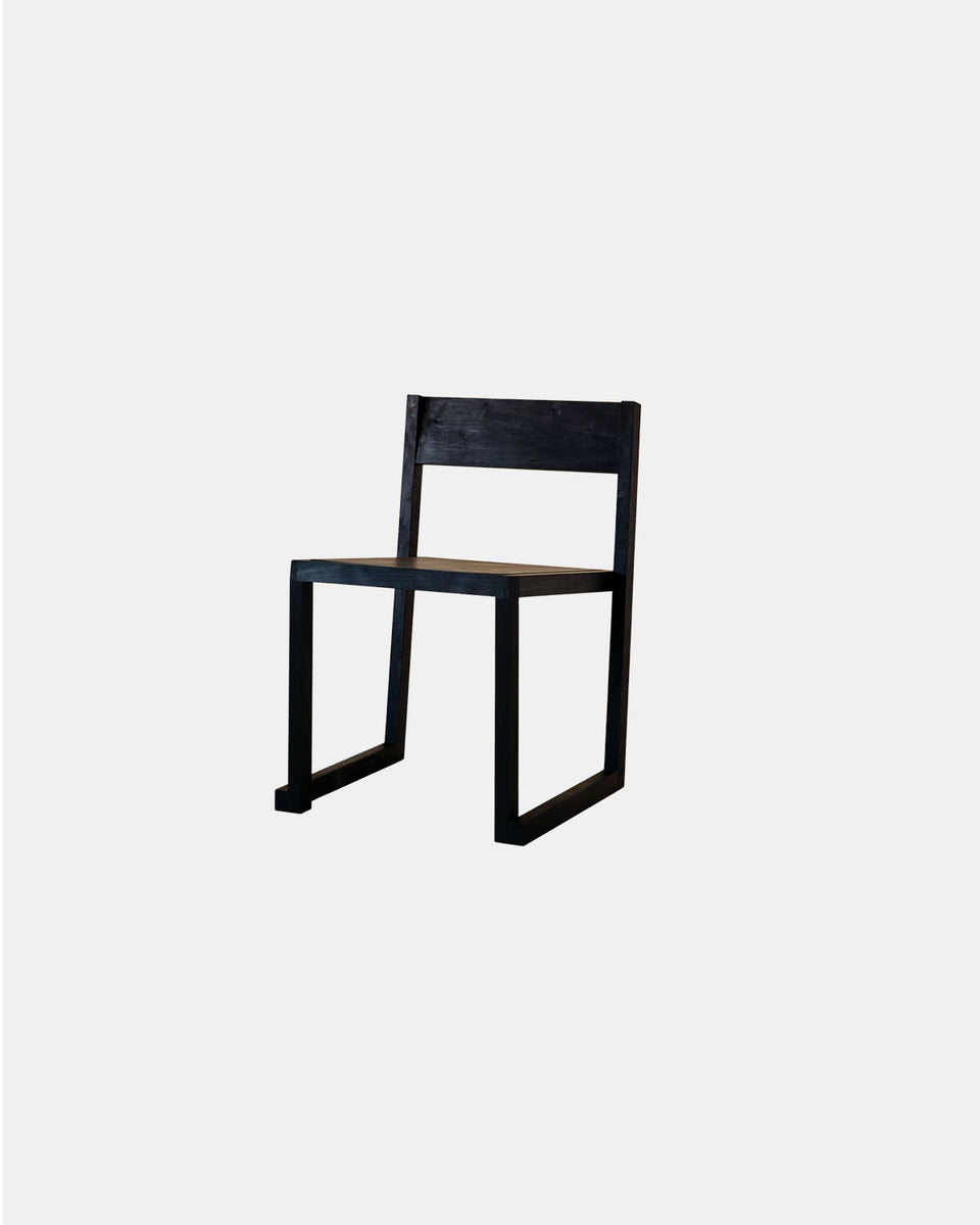 STACKING CHAIR 01