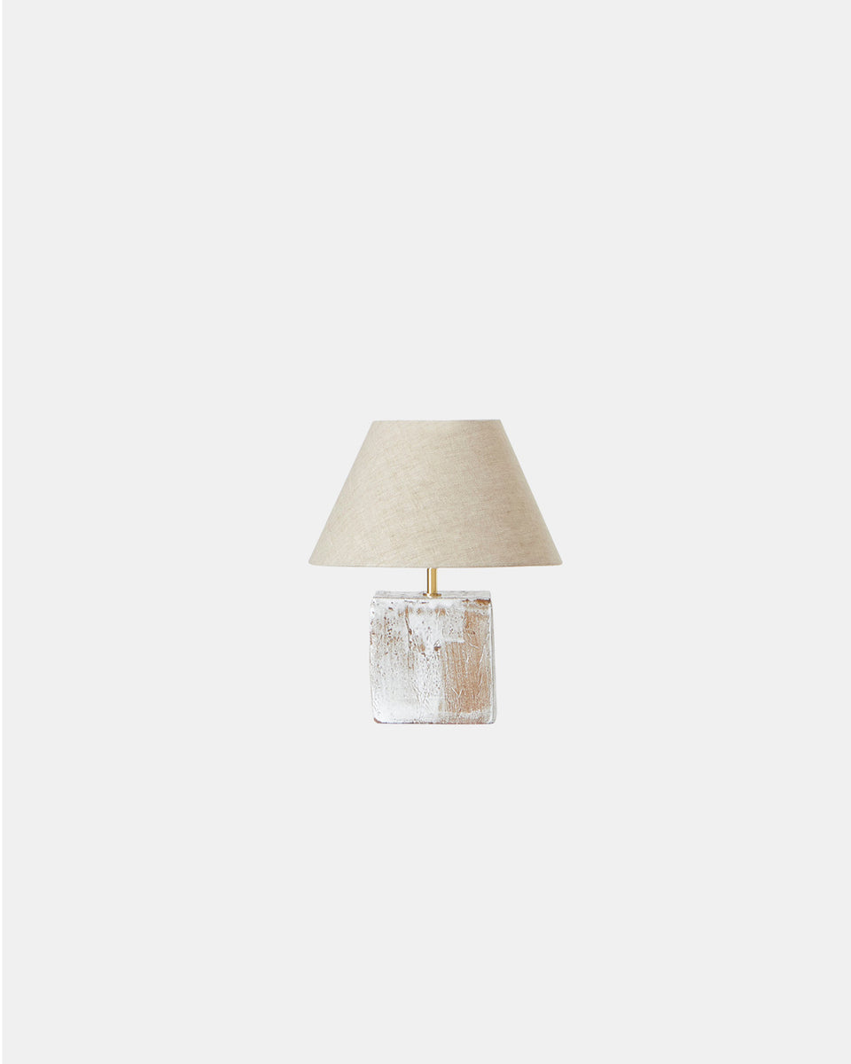 AROUCA WHITE ON TEXTURED BROWN CLAY TABLE LIGHT