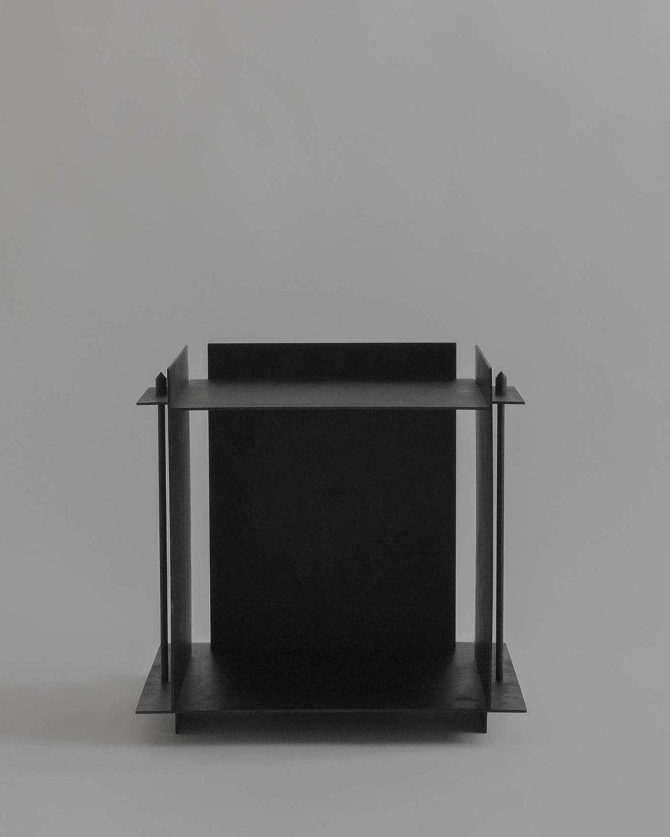 PILIER SIDE TABLE