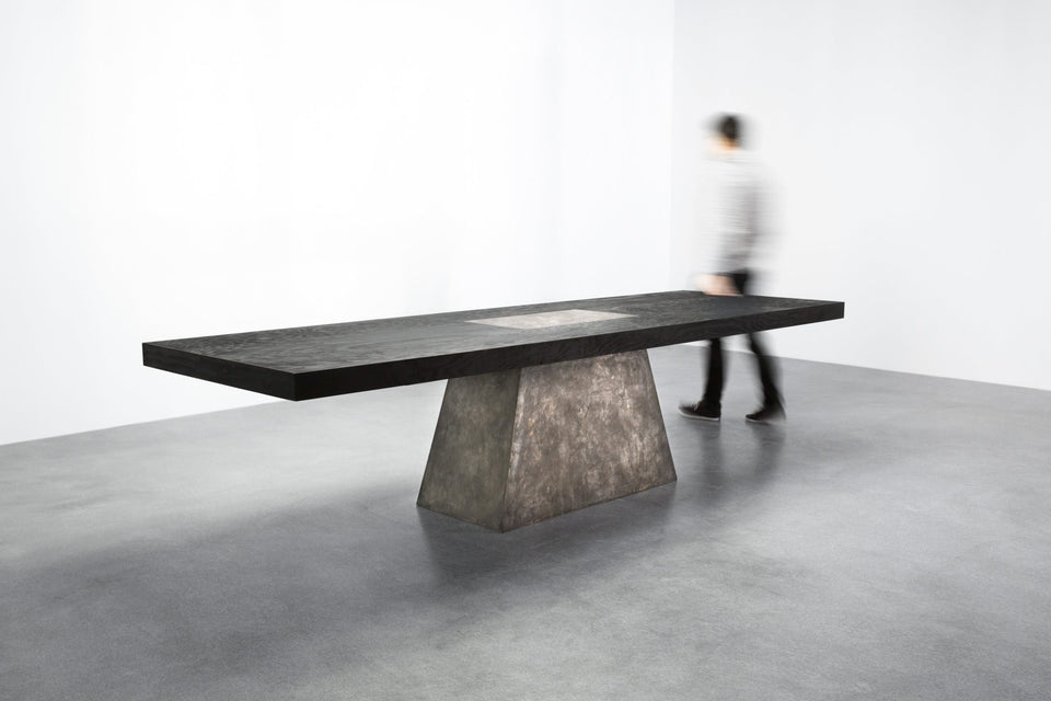 PLUG TABLE IN BRONZE AND BLACK PLYWOOD