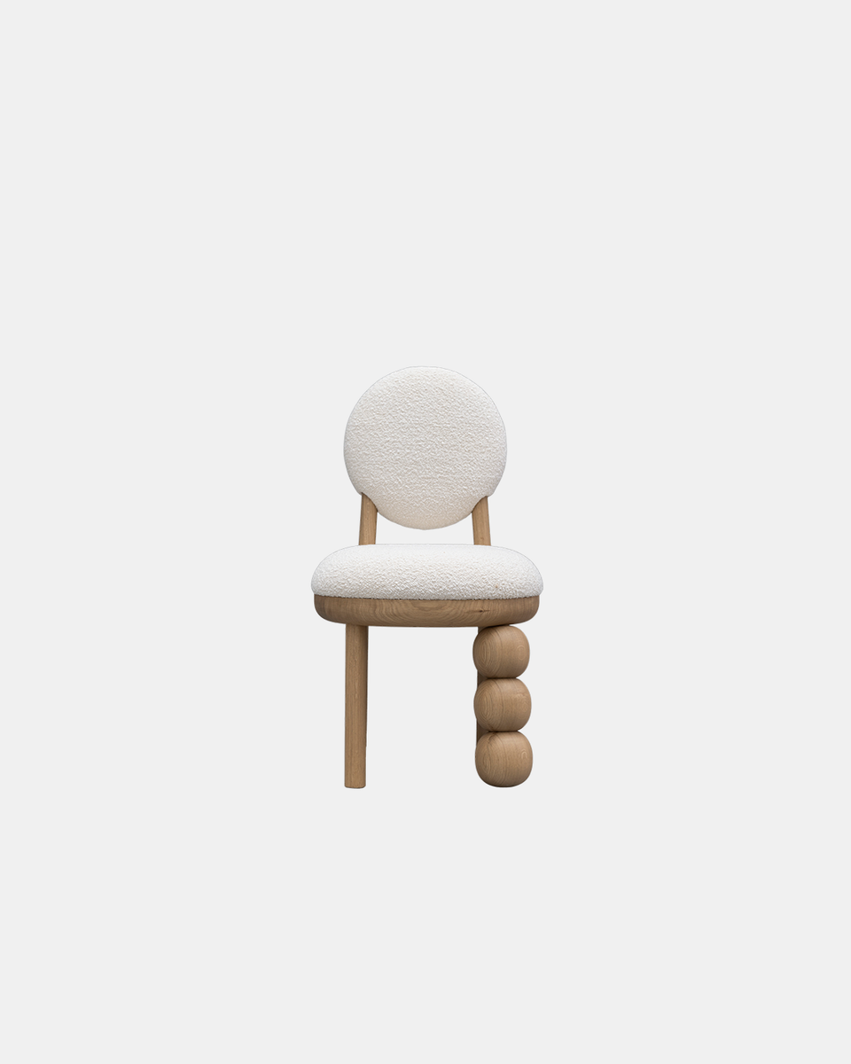 THE THREE BALL LEG CHAIR
