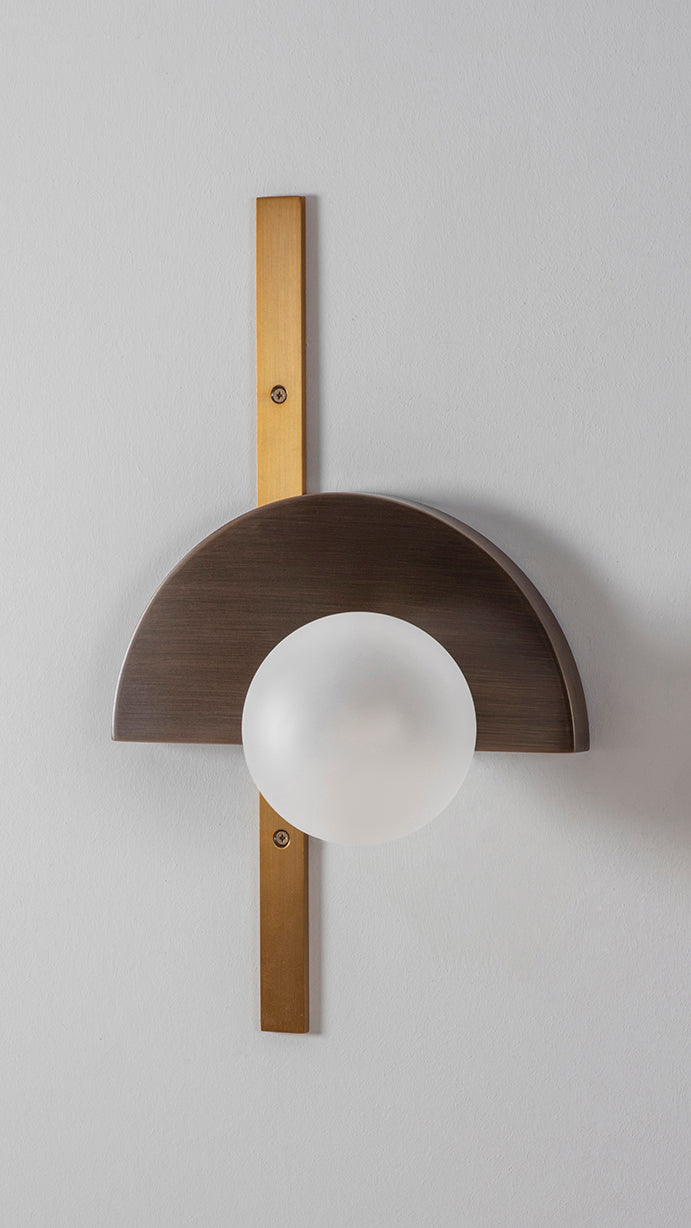EXHIBITION WALL LIGHT