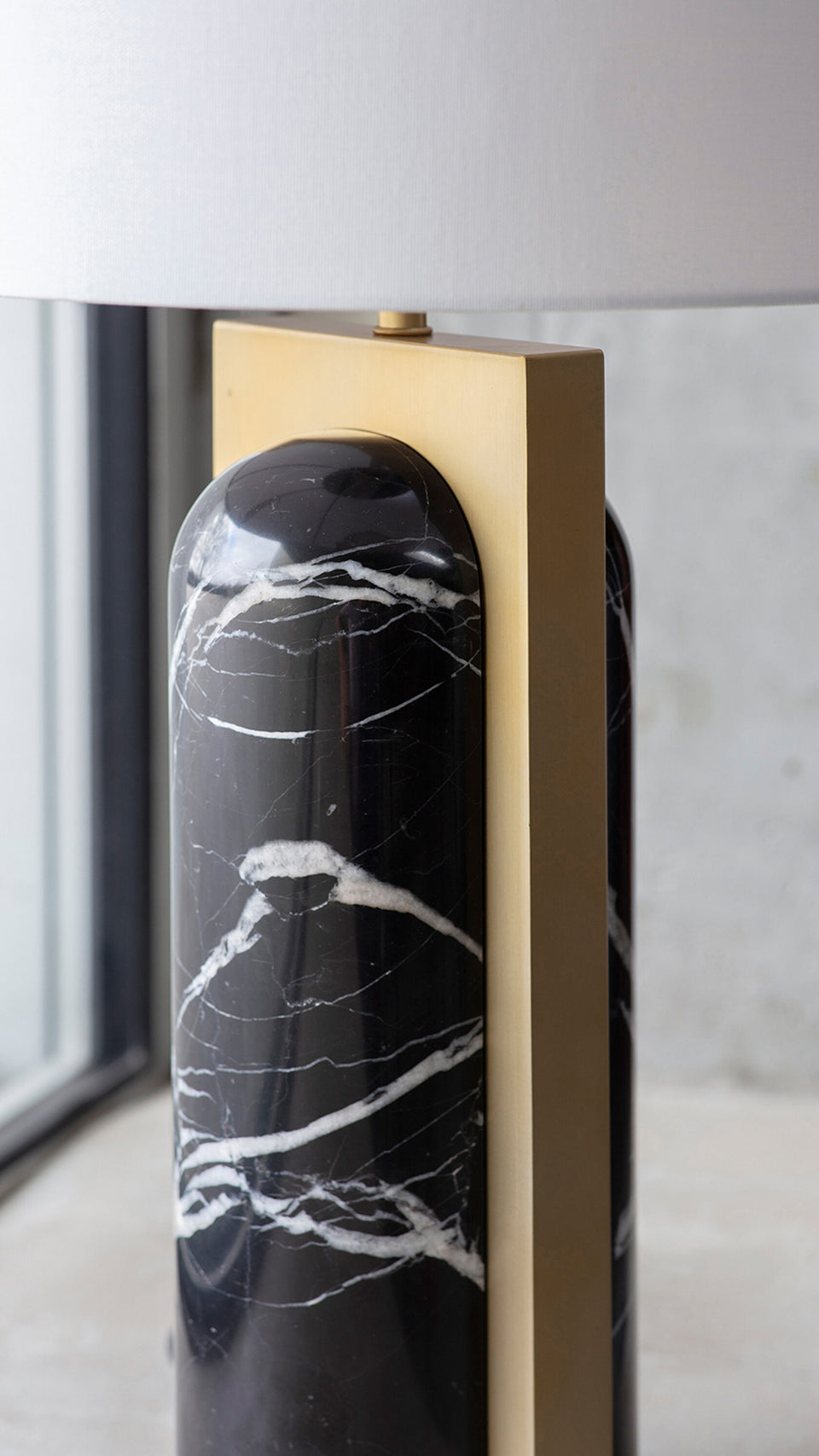 BOOK ENDS TABLE LAMP