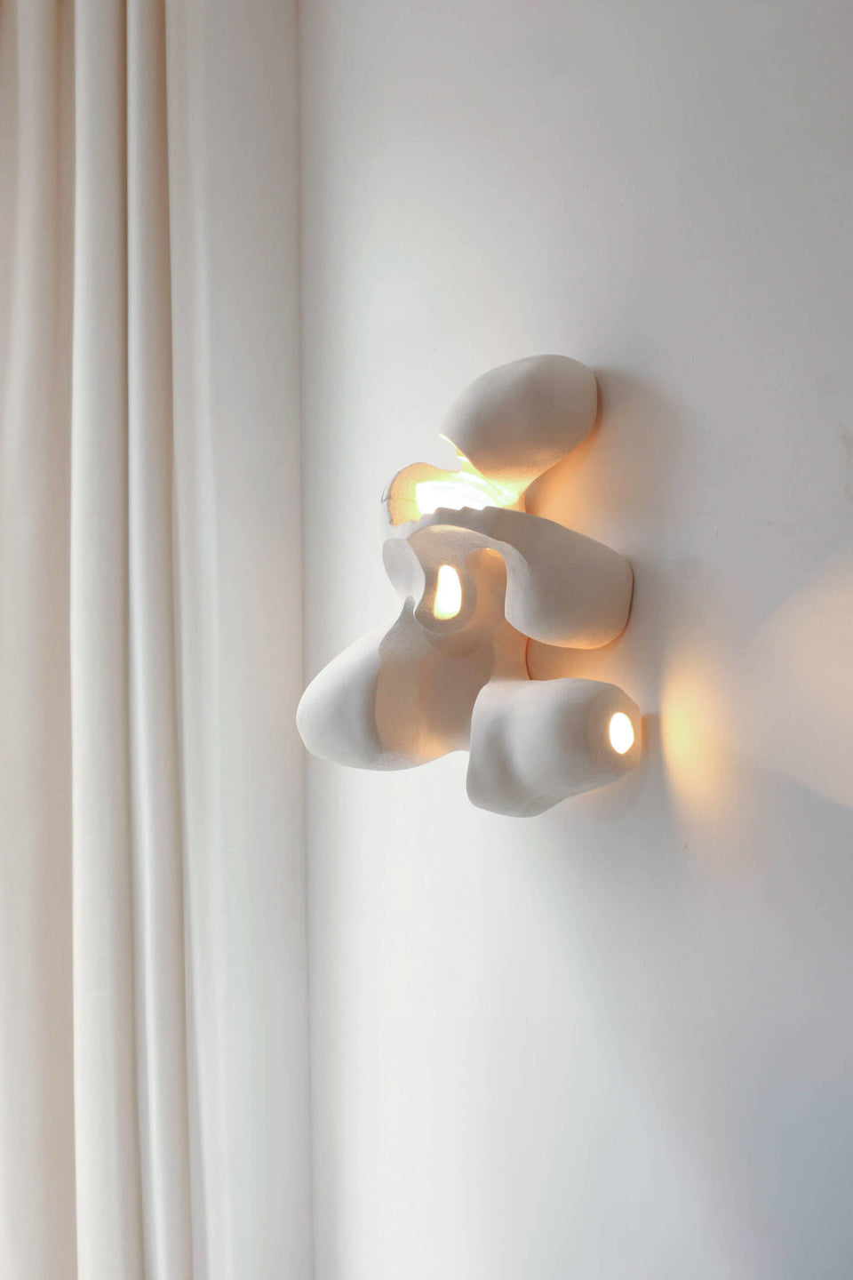 TENSION WALL LAMP