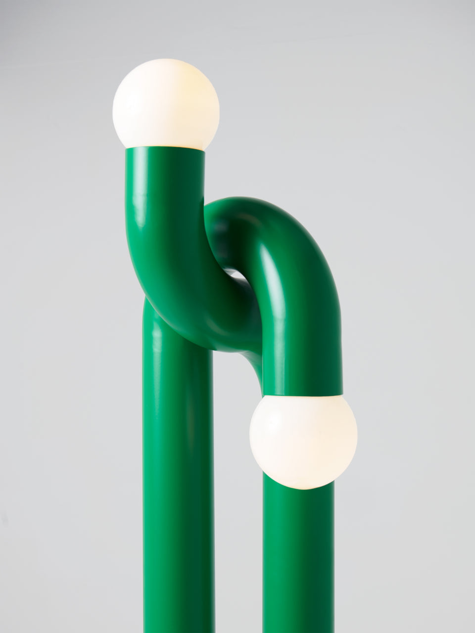 MODULATION VERT FLOOR LAMP