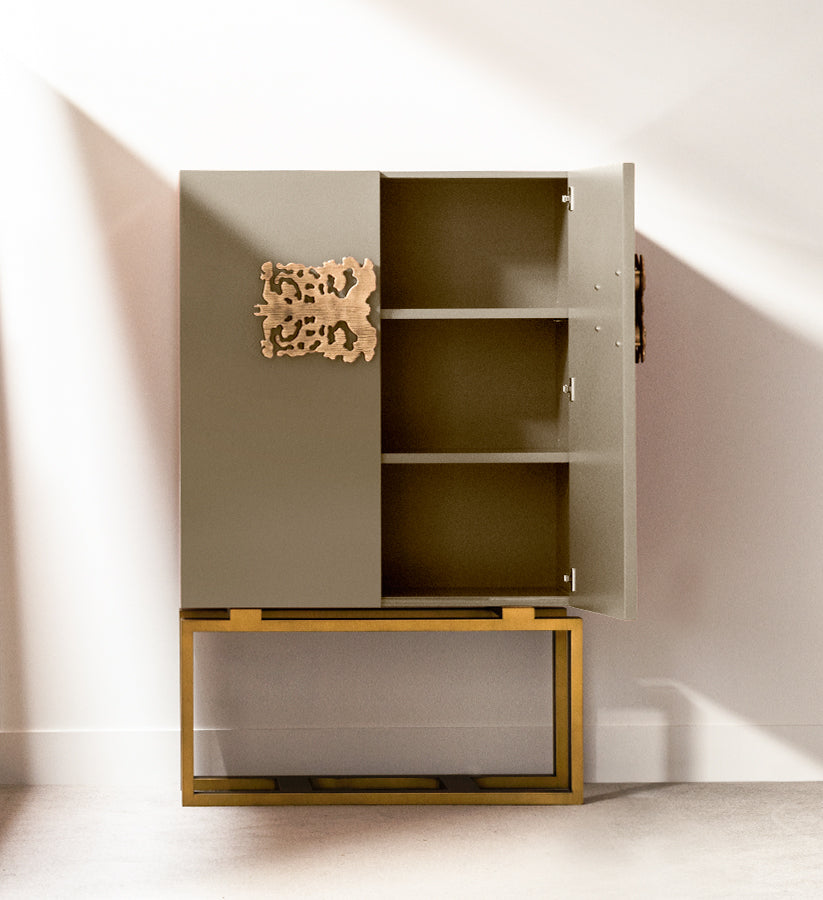 BISCORNET CABINET