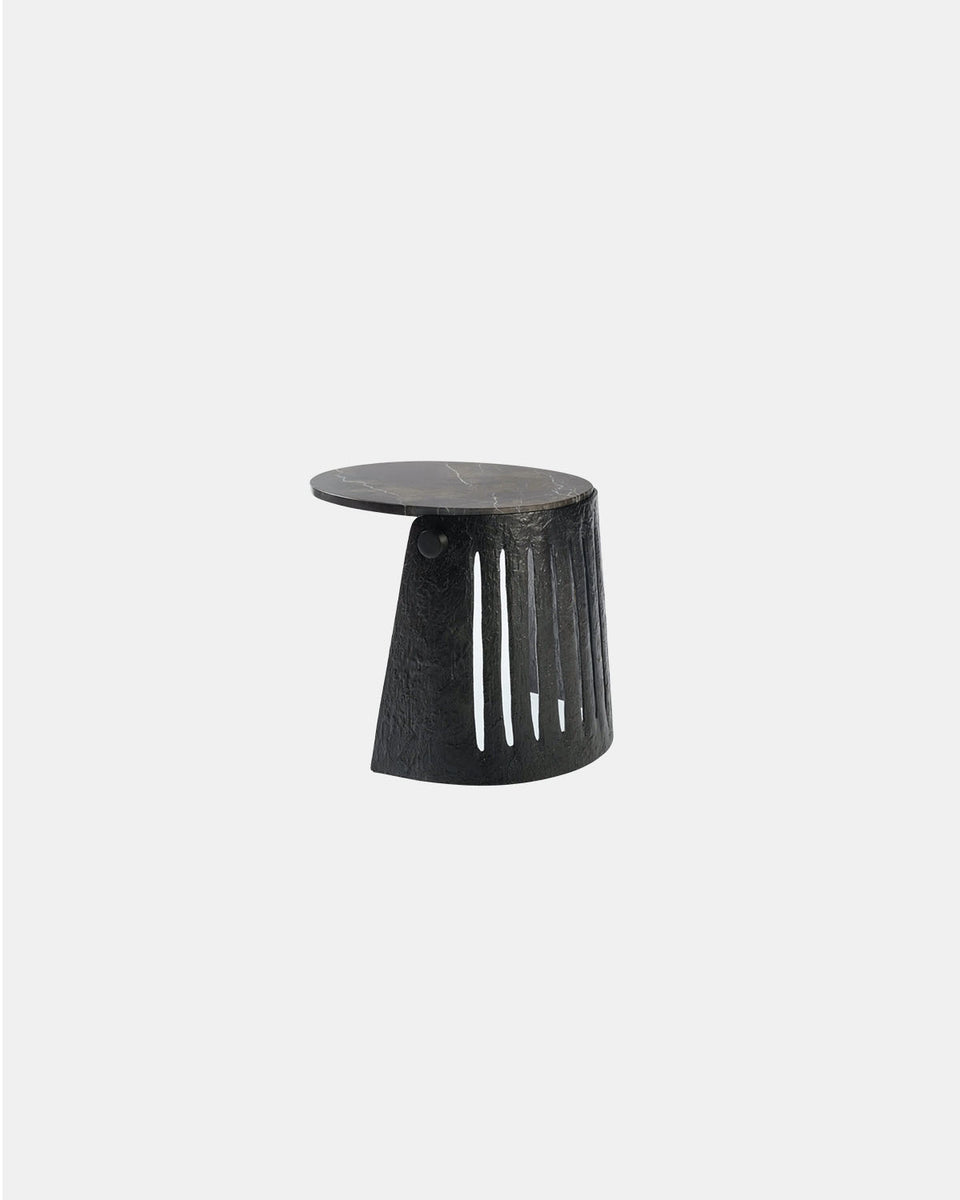 STINE TABLE IN BLACK