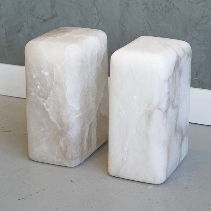CHUNK WHITE ALABASTER SIDE TABLE