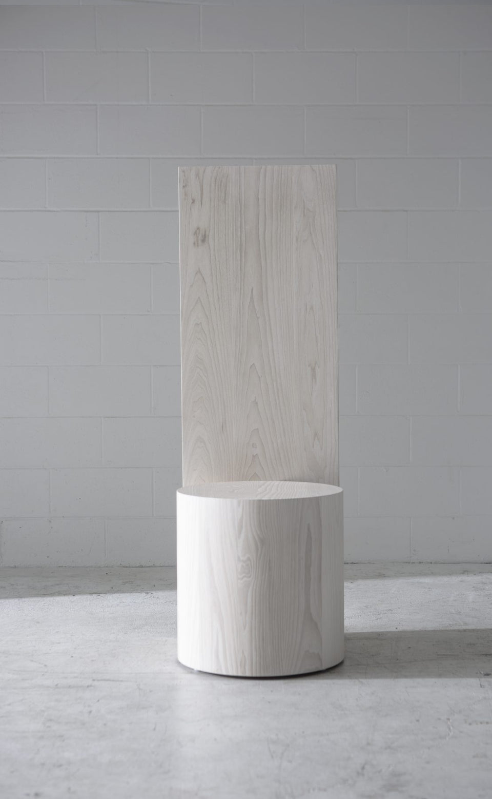 COLUMN WHITE WASHED ASH CHAIR