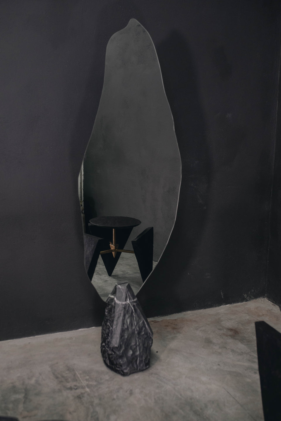NARCISO BLACK MARBLE UNO MIRROR