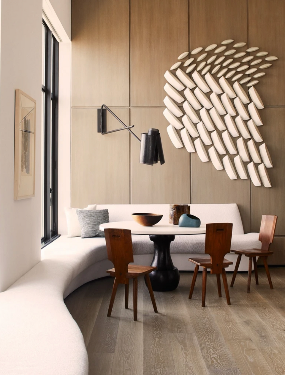 CAROLE DINING TABLE