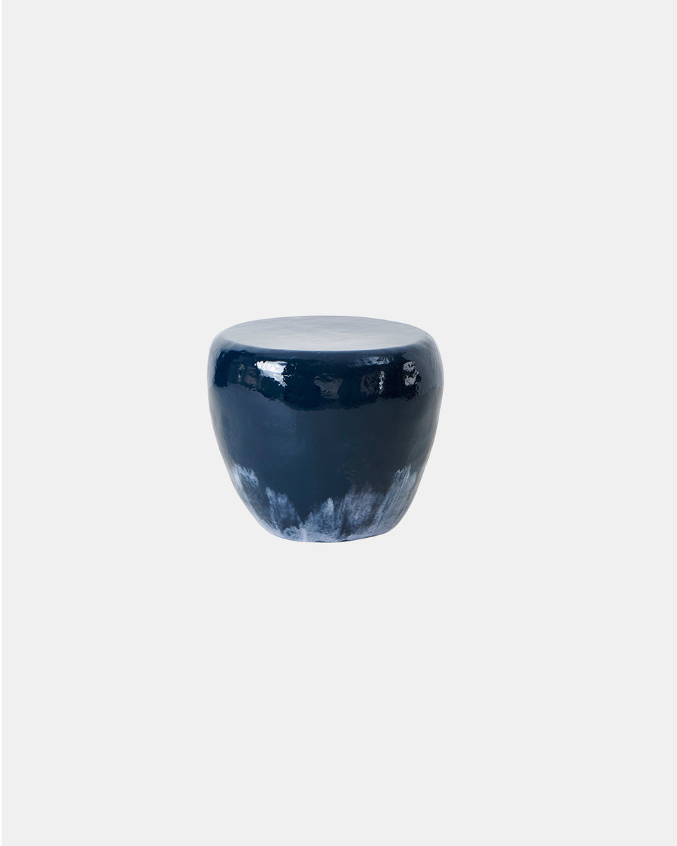 ROUNDED CERAMIC SIDE TABLE