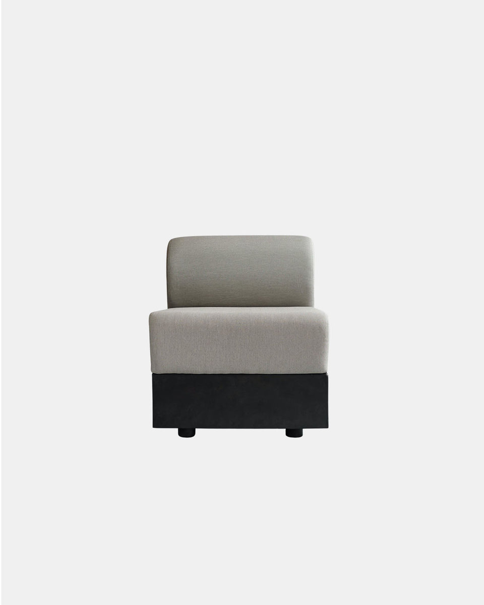 TRIBU LOUNGE CHAIR