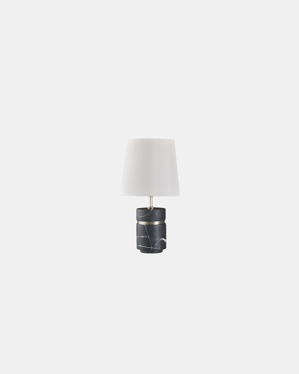 BAND SHORT TABLE LAMP