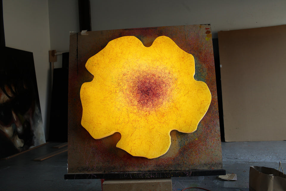 ILLUMINATED YELLOW FORGET ME NOT SCONCE
