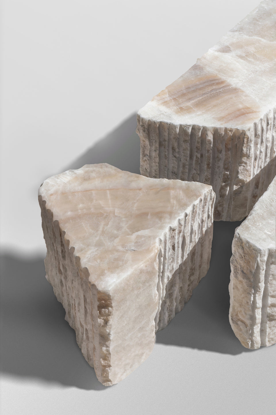 FRAGMENTOS WHITE ONYX TABLE