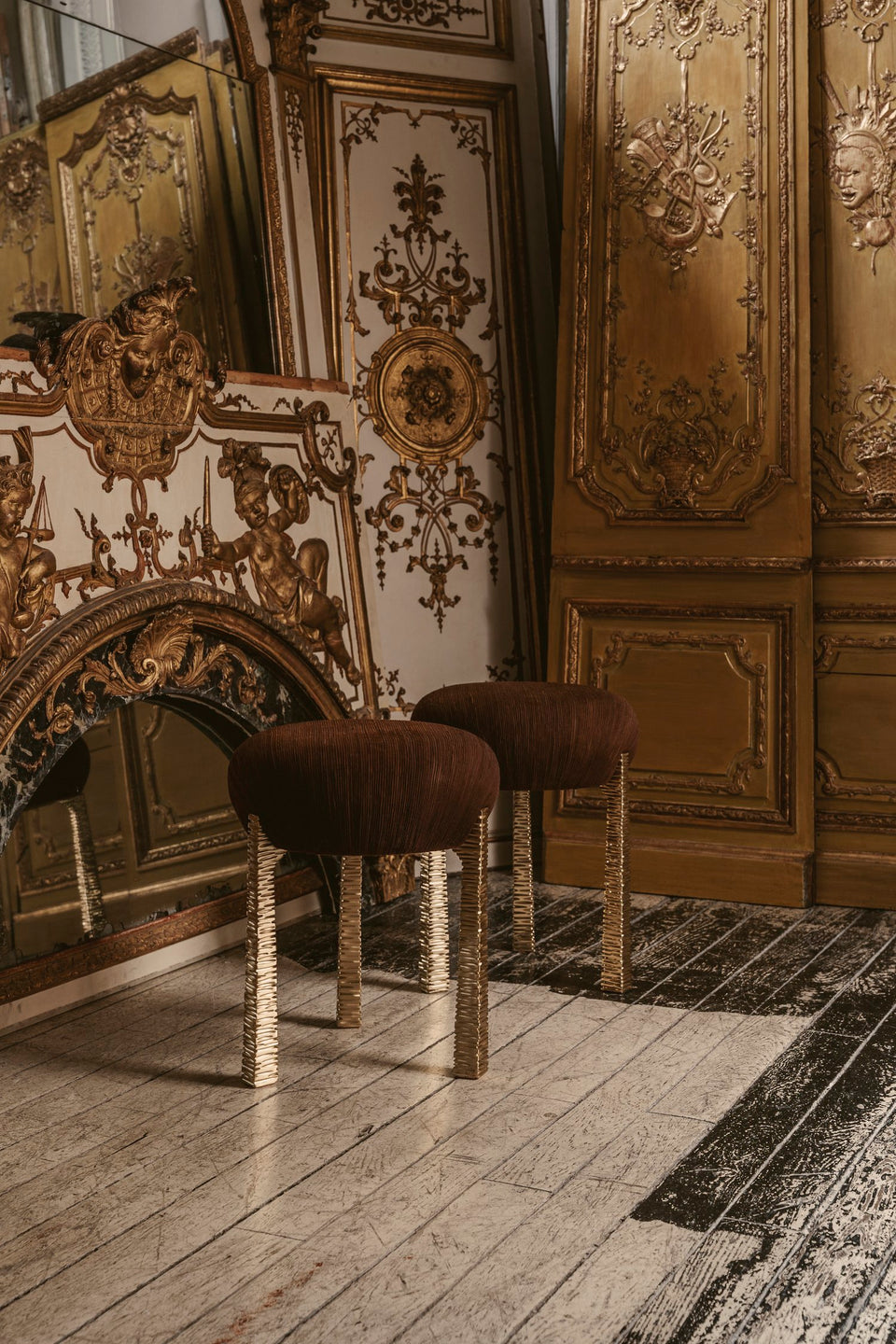 STILTS STOOL