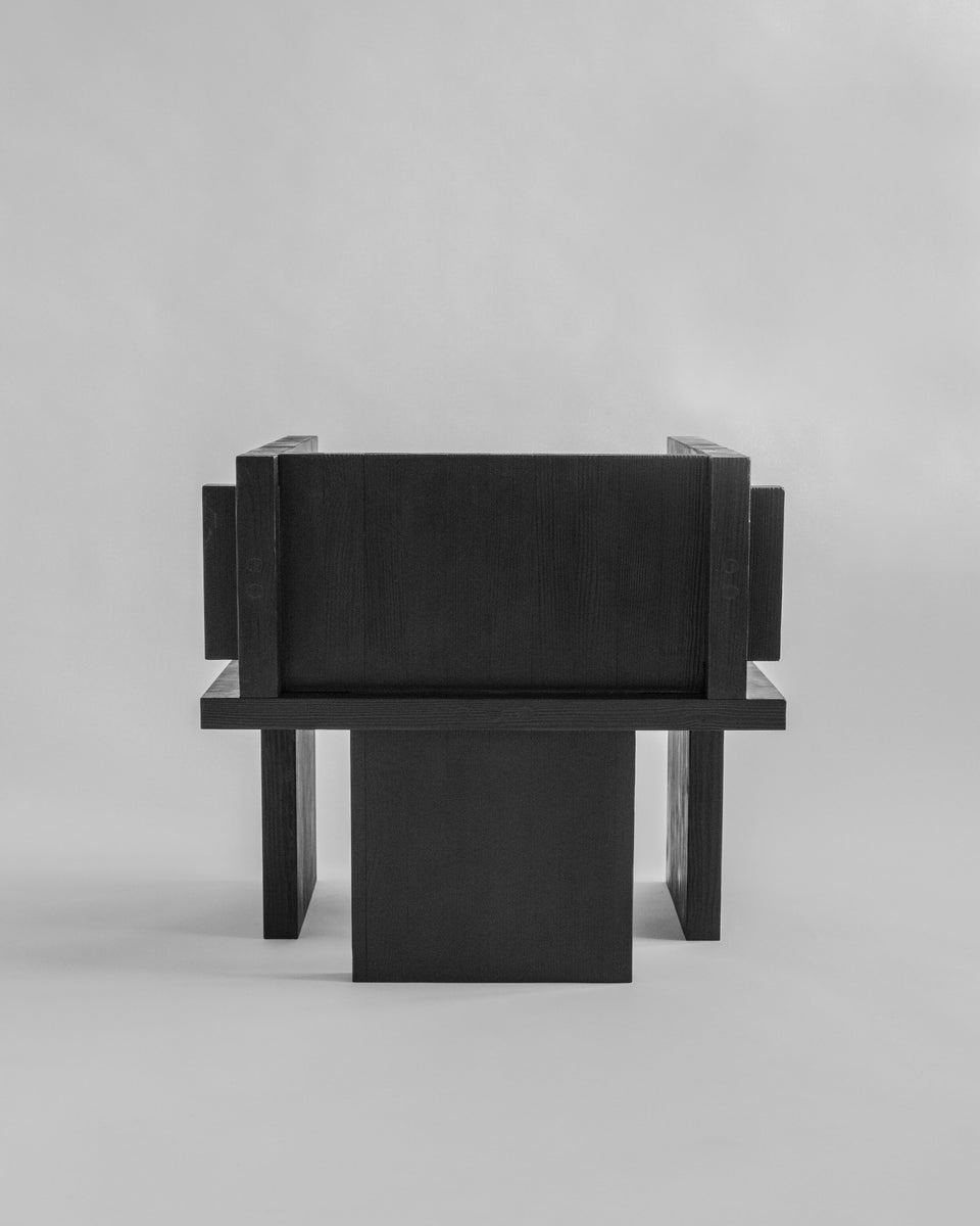 ITOORABA BURNED BLACK LOUNGE CHAIR