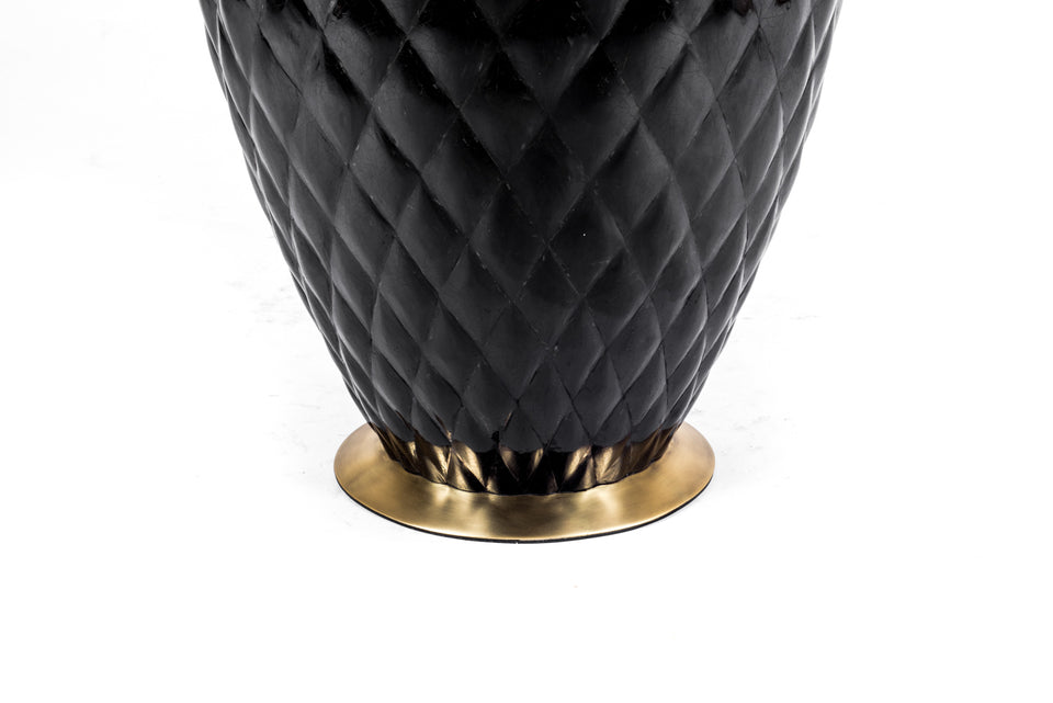 COCO BLACK PEN SHELL STOOL