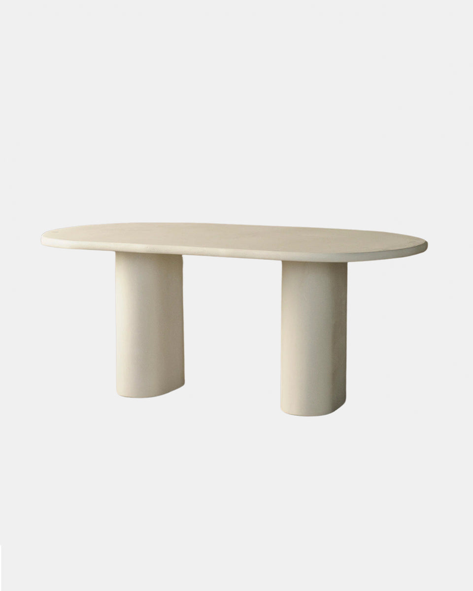 FRANK OVAL DINING TABLE