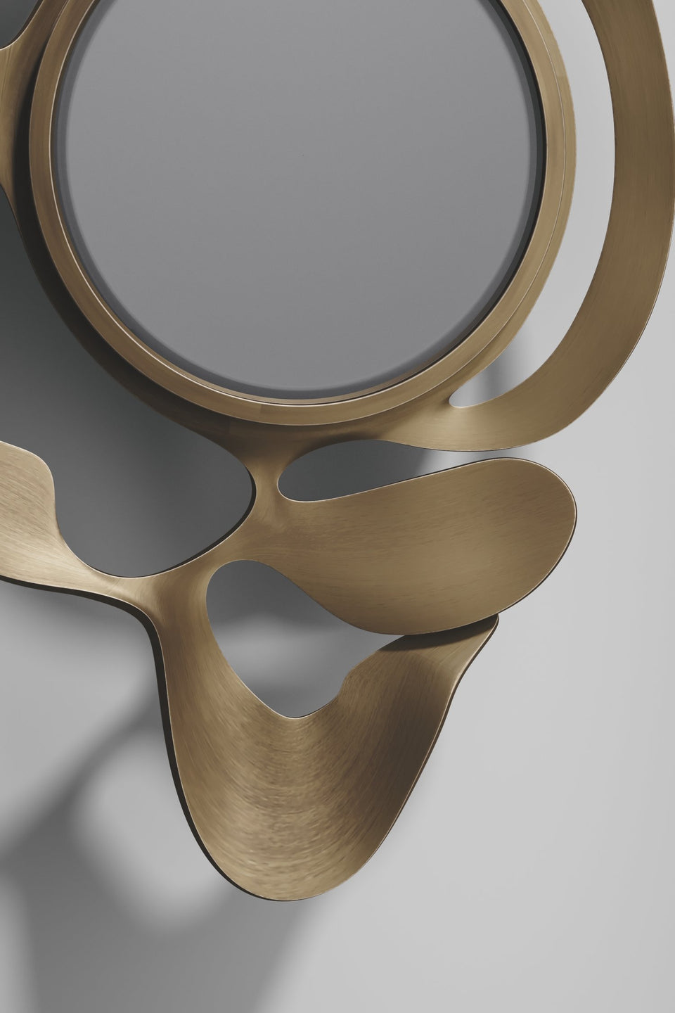 LEAF BRASS MIRROR