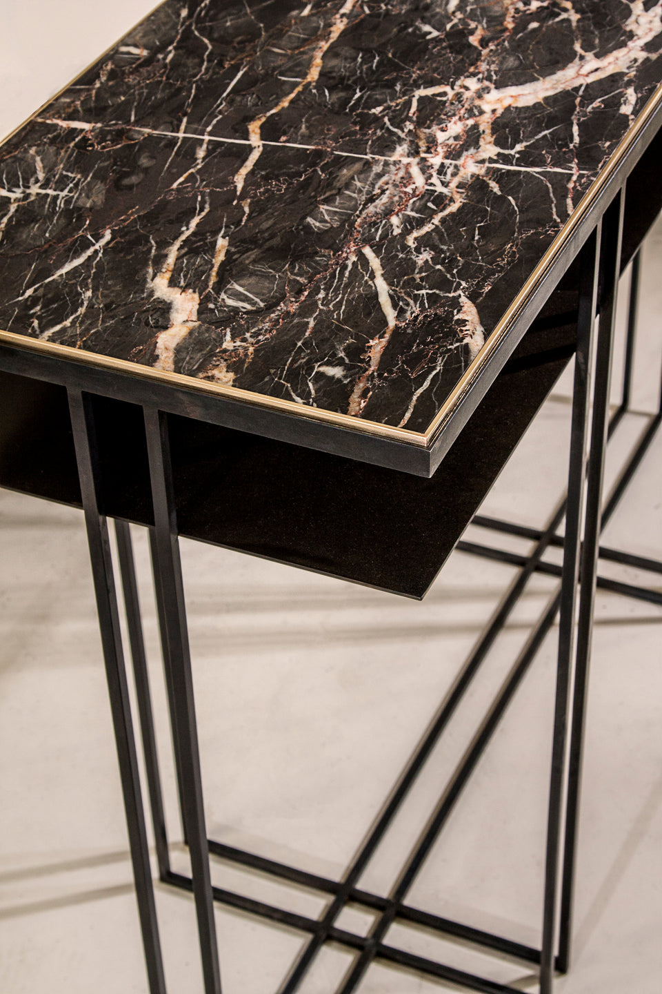 CROSS BINATE CONSOLE