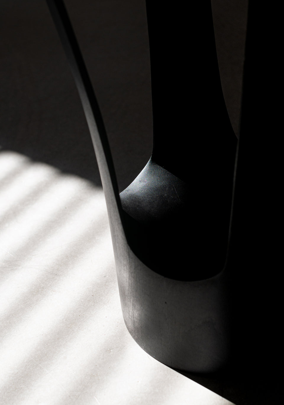 PÉTIOLE SIDE TABLE
