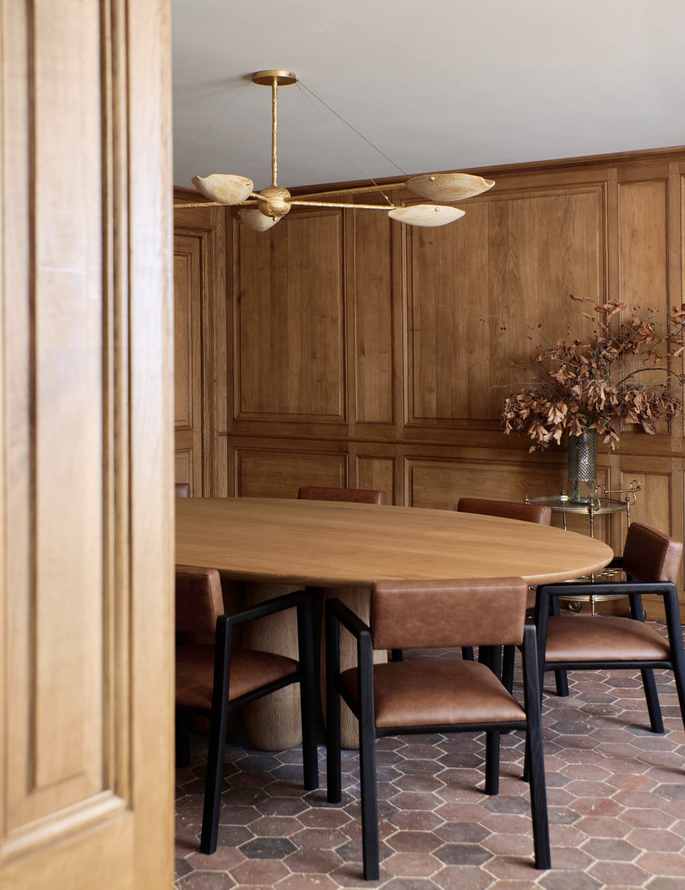 À TABLE DINING TABLE