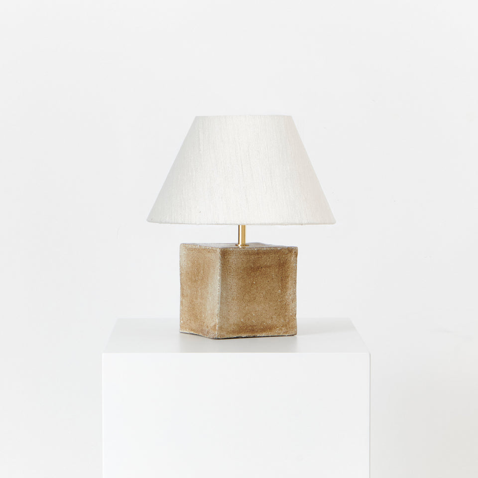 AROUCA BROWN SUGAR TABLE LIGHT
