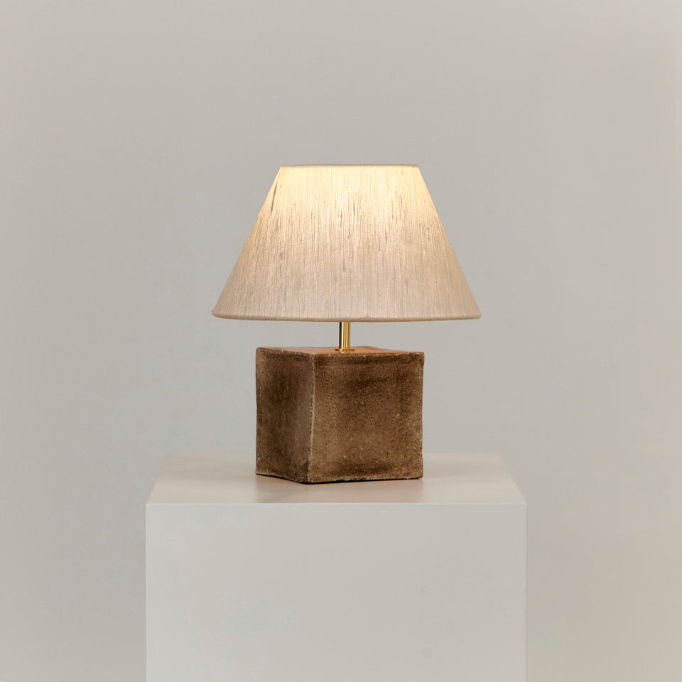 AROUCA BROWN SUGAR TABLE LIGHT