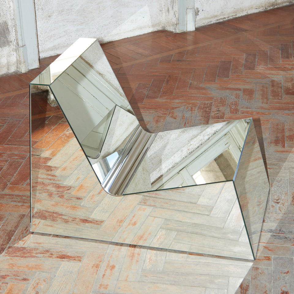 MIRROR LOUNGE CHAIR