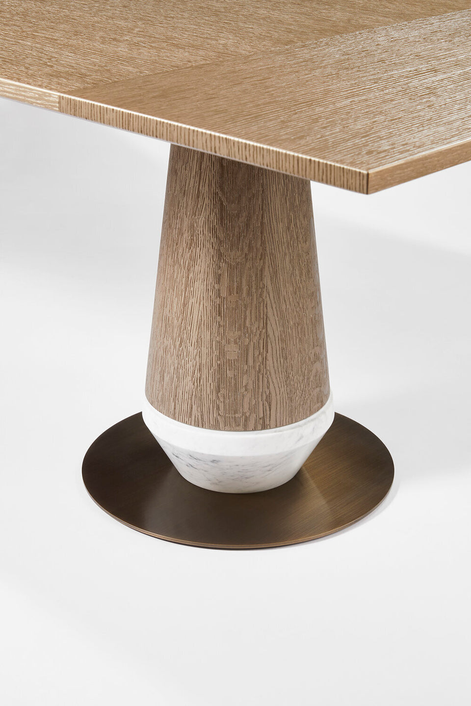 SILVIO DINING TABLE