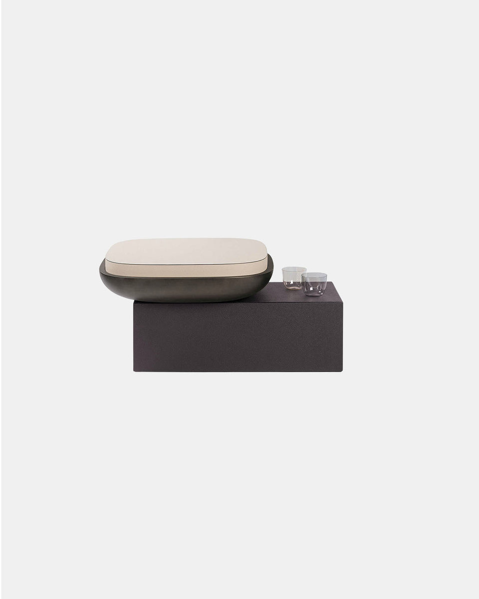 OLYMPIA STOOL & TABLE