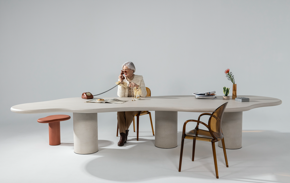 OOL410 DINING TABLE