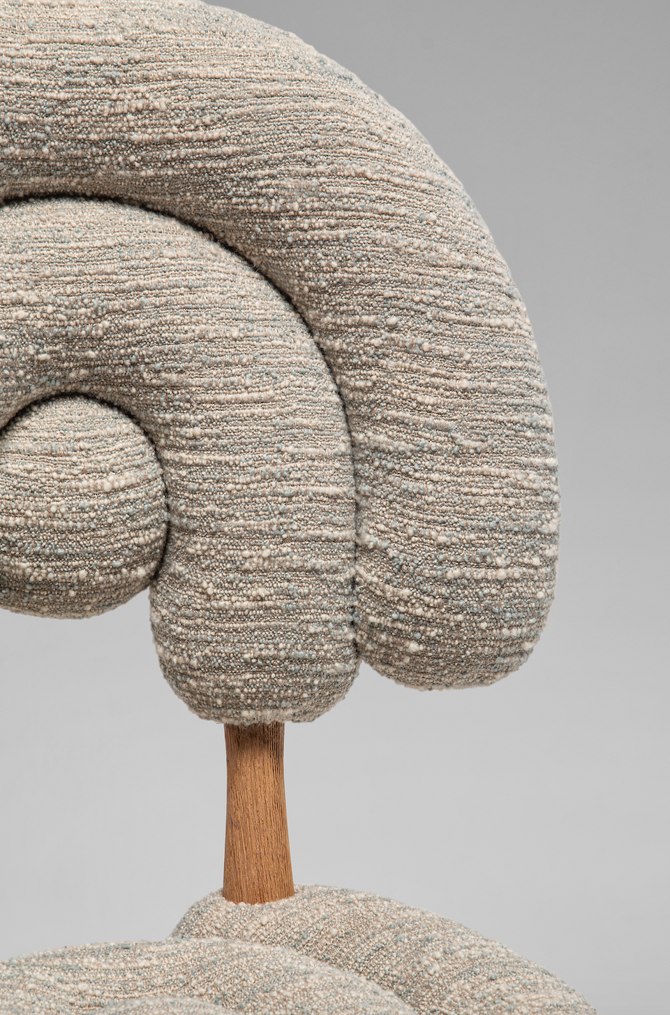 IRIS CHAIR