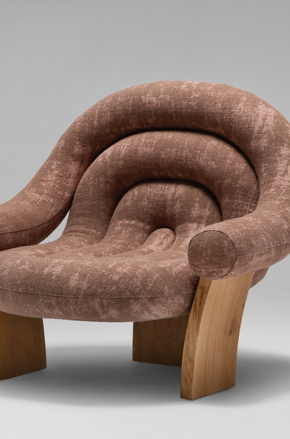 ARCUS LOUNGE CHAIR