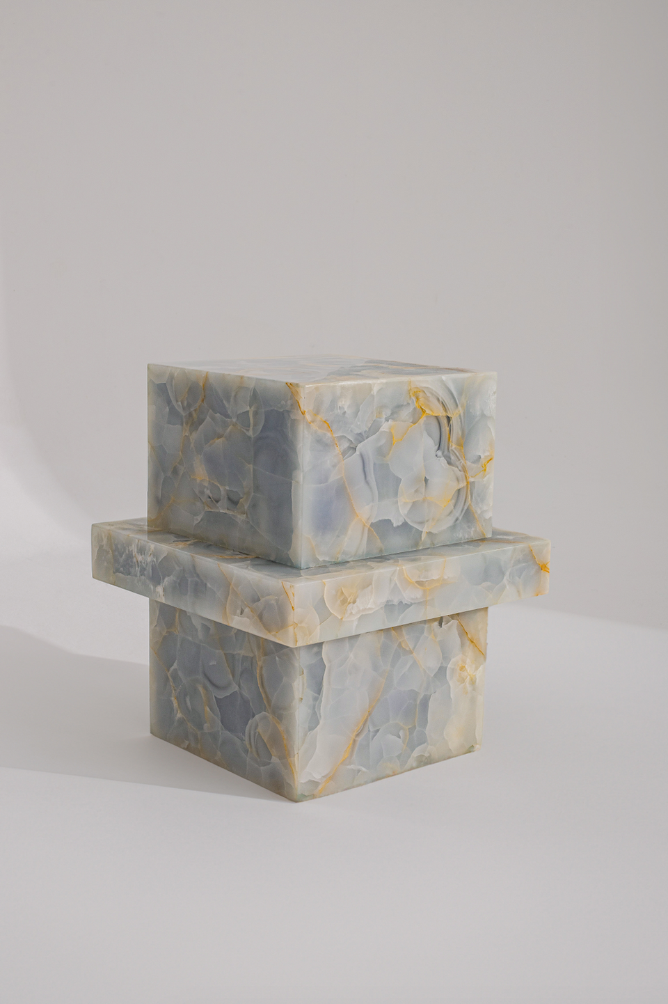 QUINN SIDE TABLE