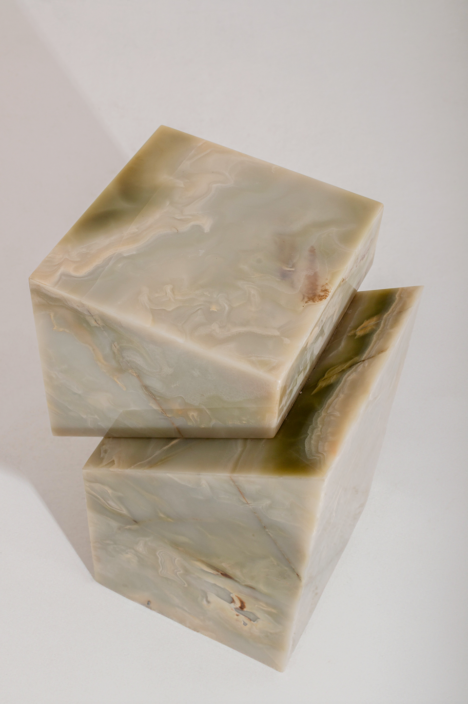 MALLOW GREEN ONYX SIDE TABLE